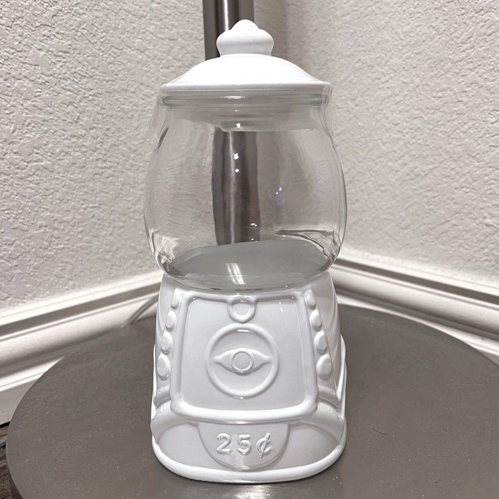 Gumball holder